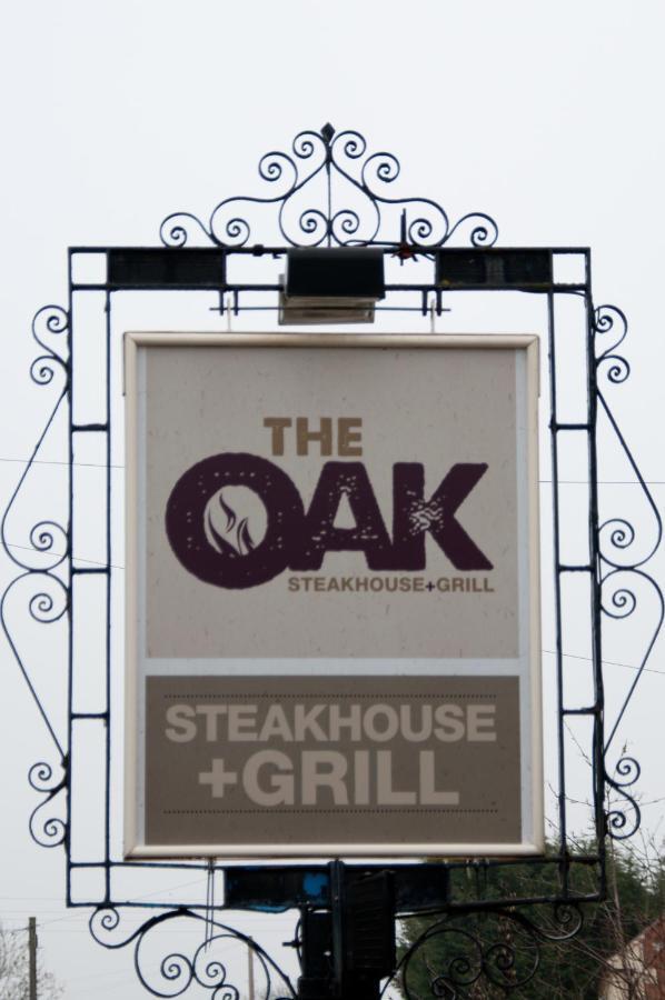 Oak Inn Upton Snodsbury Eksteriør bilde